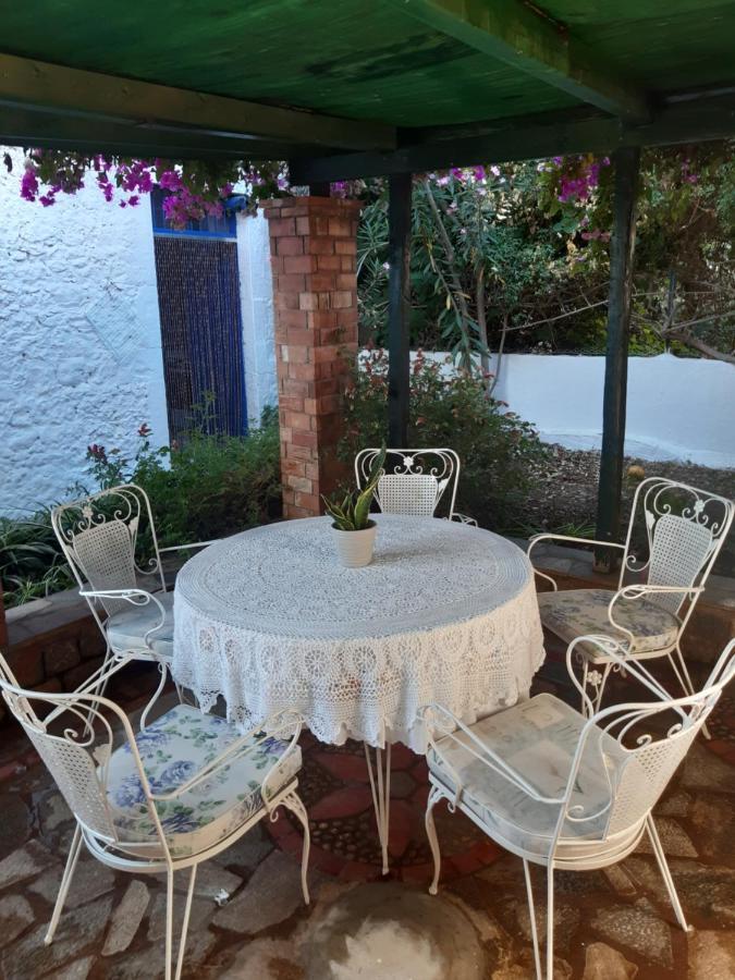 Appartamento Veneto'S Garden Kardhamili Esterno foto