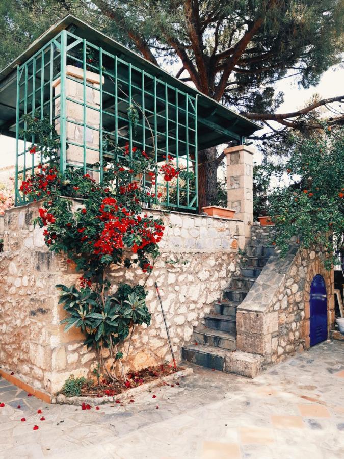 Appartamento Veneto'S Garden Kardhamili Esterno foto